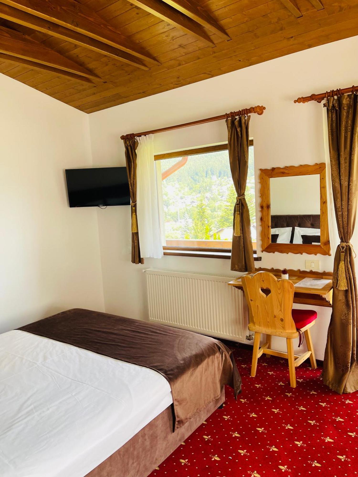 Casa Belcin Spa&Retreat บุชเตนี ภายนอก รูปภาพ