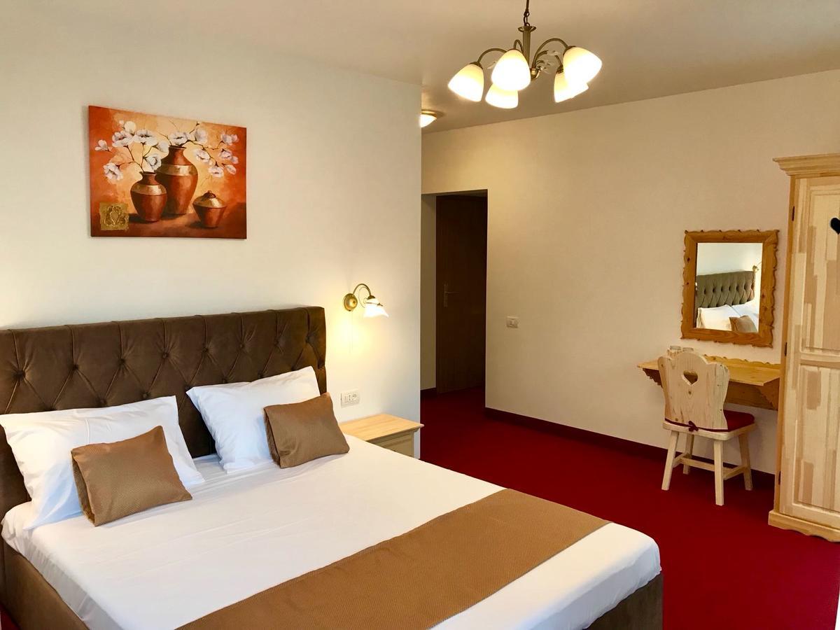 Casa Belcin Spa&Retreat บุชเตนี ภายนอก รูปภาพ