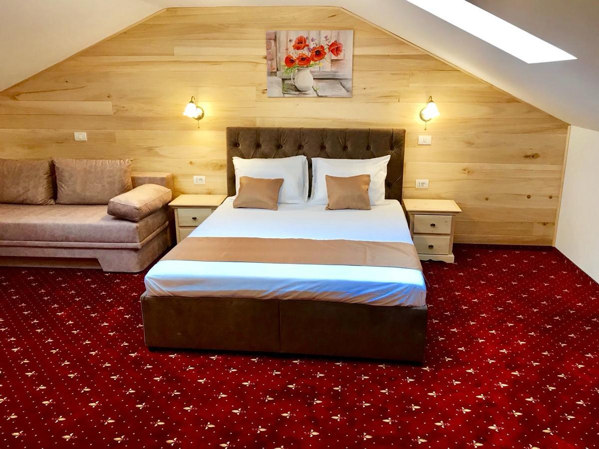 Casa Belcin Spa&Retreat บุชเตนี ภายนอก รูปภาพ