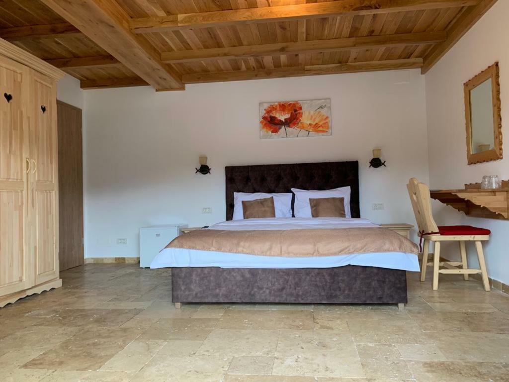 Casa Belcin Spa&Retreat บุชเตนี ภายนอก รูปภาพ