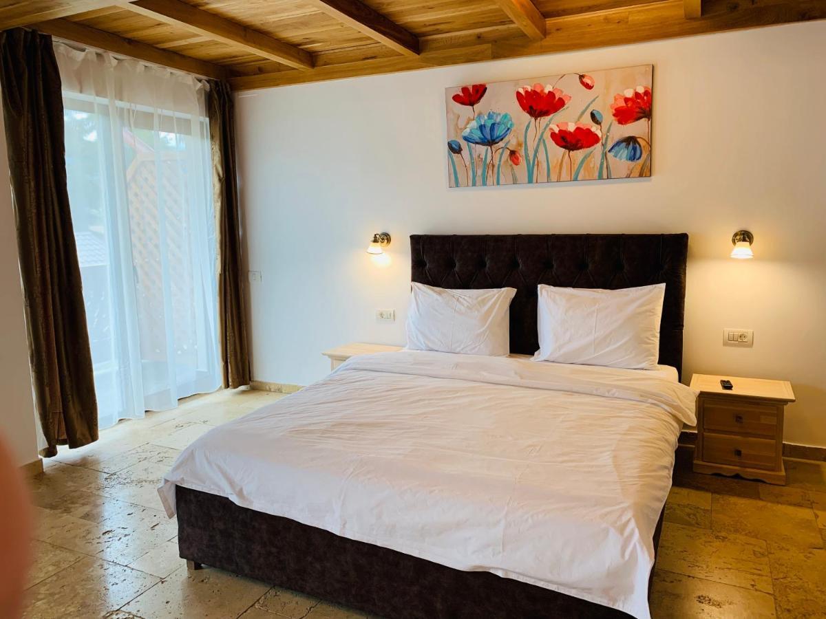 Casa Belcin Spa&Retreat บุชเตนี ภายนอก รูปภาพ