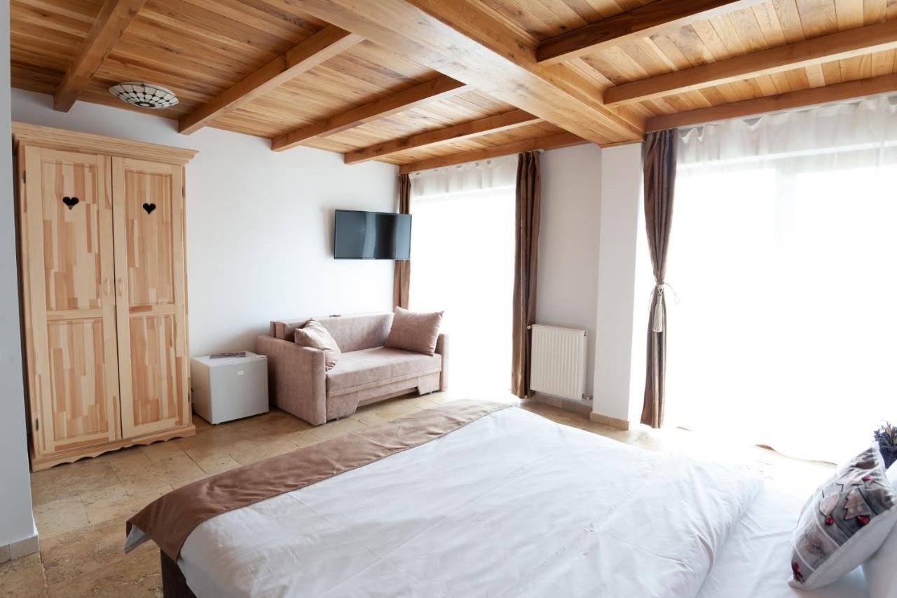 Casa Belcin Spa&Retreat บุชเตนี ภายนอก รูปภาพ